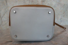 画像をギャラリービューアに読み込む, HERMES/エルメス ピコタンロックカザックMM トリヨンクレマンス パールグレー/クラフト □Q刻印 ハンドバッグ 700110053