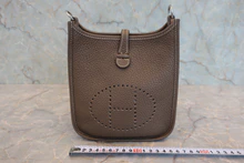 画像をギャラリービューアに読み込む, HERMES／エルメス エブリンTPM トリヨンクレマンス エトゥープ Y刻印 ショルダーバッグ 800040118
