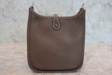 画像をギャラリービューアに読み込む, HERMES/エルメス エブリンTPM トリヨンクレマンス エトゥープ Y刻印 ショルダーバッグ 800040118