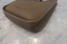 画像をギャラリービューアに読み込む, HERMES／エルメス エブリンTPM トリヨンクレマンス エトゥープ Y刻印 ショルダーバッグ 800040118
