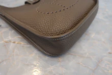 画像をギャラリービューアに読み込む, HERMES/エルメス エブリンTPM トリヨンクレマンス エトゥープ Y刻印 ショルダーバッグ 800040118