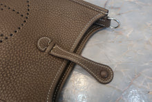 画像をギャラリービューアに読み込む, HERMES/エルメス エブリンTPM トリヨンクレマンス エトゥープ Y刻印 ショルダーバッグ 800040118