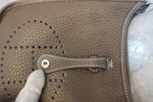 画像をギャラリービューアに読み込む, HERMES／エルメス エブリンTPM トリヨンクレマンス エトゥープ Y刻印 ショルダーバッグ 800040118
