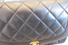 Load image into Gallery viewer, CHANEL  Diana matelasse chain shoulder bag Lambskin Black/Gold hadware Shoulder bag 700010061
