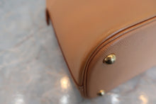 画像をギャラリービューアに読み込む, HERMES/エルメス ケリー28 クシュベル ゴールド ショルダーバッグ 800040071