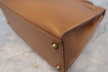 画像をギャラリービューアに読み込む, HERMES／エルメス ケリー28 クシュベル ゴールド ショルダーバッグ 800040071
