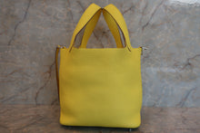 Load image into Gallery viewer, HERMES PICOTIN LOCK PM Clemence leather Lime U Engraving Hand bag 700010120
