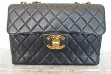 将图片加载到图库查看器，CHANEL/香奈儿 中号CF 单盖包 链条包 羊皮 Black/Gold hadware(黑色/金色金属) 肩背包 700010085
