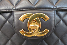 Load image into Gallery viewer, CHANEL Medium Matelasse single flap chain shoulder bag Lambskin Black/Gold hadware Shoulder bag 700010085
