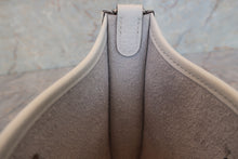 画像をギャラリービューアに読み込む, CHANEL/シャネル Vステッチチェーンショルダーバッグ キャビアスキン ブラック/ゴールド金具 ショルダーバッグ 800010228