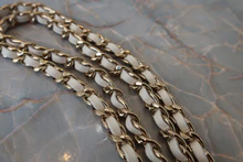 画像をギャラリービューアに読み込む, CHANEL/シャネル マトラッセラウンドチェーンショルダーバッグ キャビアスキン ホワイト/ゴールド金具 ショルダーバッグ 800040100