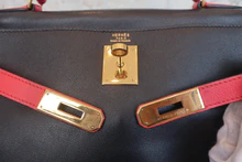 画像をギャラリービューアに読み込む, HERMES/エルメス ケリー32 ヴォーガリバー ブラック/ルージュヴィフ 〇Z刻印 ショルダーバッグ 800030045