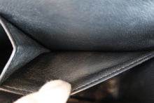 画像をギャラリービューアに読み込む, CHANEL/シャネル マトラッセＷフラップＷチェーンショルダーバッグ キャビアスキン ブラック/ゴールド金具 ショルダーバッグ 800030114
