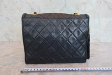 画像をギャラリービューアに読み込む, CHANEL/シャネル マトラッセフリンジショルダーバッグ ラムスキン ブラック/ゴールド金具 ショルダーバッグ 800040095
