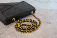 画像をギャラリービューアに読み込む, CHANEL/シャネル マトラッセフリンジショルダーバッグ ラムスキン ブラック/ゴールド金具 ショルダーバッグ 800040095
