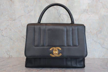 画像をギャラリービューアに読み込む, CHANEL/シャネル マドモアゼルハンドバッグ キャビアスキン ブラック/ゴールド金具 ハンドバッグ 800040097