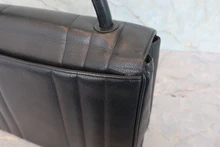 画像をギャラリービューアに読み込む, CHANEL/シャネル マドモアゼルハンドバッグ キャビアスキン ブラック/ゴールド金具 ハンドバッグ 800040097