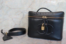 画像をギャラリービューアに読み込む, CHANEL/シャネル ココマーク2WAYバニティ キャビアスキン ブラック/ゴールド金具 バニティ 700110089