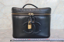 画像をギャラリービューアに読み込む, CHANEL/シャネル ココマーク2WAYバニティ キャビアスキン ブラック/ゴールド金具 バニティ 700110089
