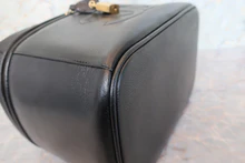 画像をギャラリービューアに読み込む, CHANEL/シャネル ココマーク2WAYバニティ キャビアスキン ブラック/ゴールド金具 バニティ 700110089