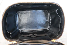 画像をギャラリービューアに読み込む, CHANEL/シャネル ココマーク2WAYバニティ キャビアスキン ブラック/ゴールド金具 バニティ 700110089