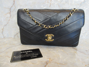 CHANEL/シャネル Vステッチシングルフラップチェーンショルダーバッグ ラムスキン ブラック ショルダーバッグ 300090074